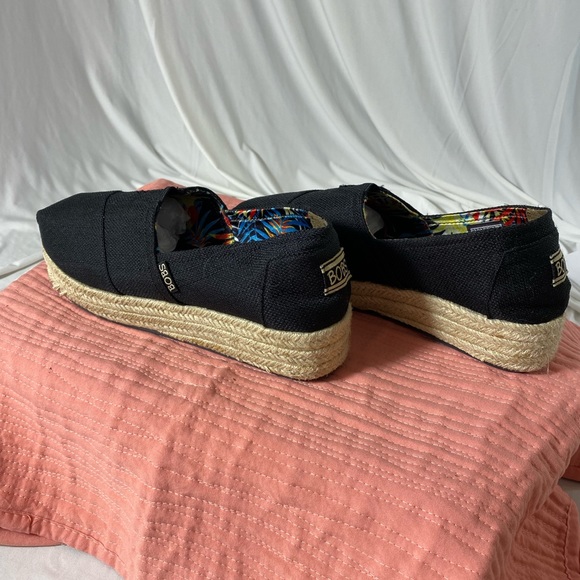 Size 8 Bob’s from Sketchers with memory foam insoles, black - Picture 5 of 8